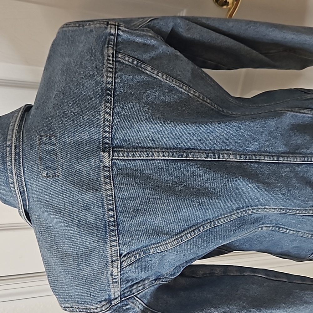 Women's Jean Jacket from the Bleu Jeans Company. Size Med. 100% Cotton - Picture 8 of 12
